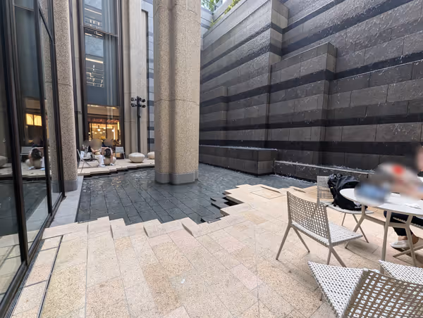 麻布台ヒルズ ガーデンプラザA ギャラリースペース前の写真3