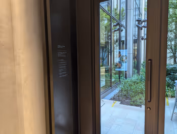 神谷町駅麻布台ヒルズ ギャラリー付近 コートヤードの休憩場所その3