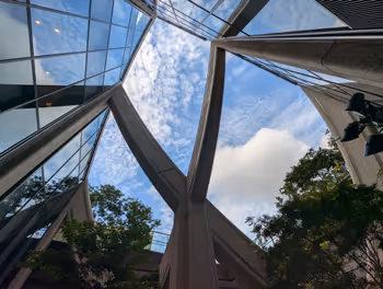 神谷町駅麻布台ヒルズ ガーデンプラザB コートヤードの休憩場所その3