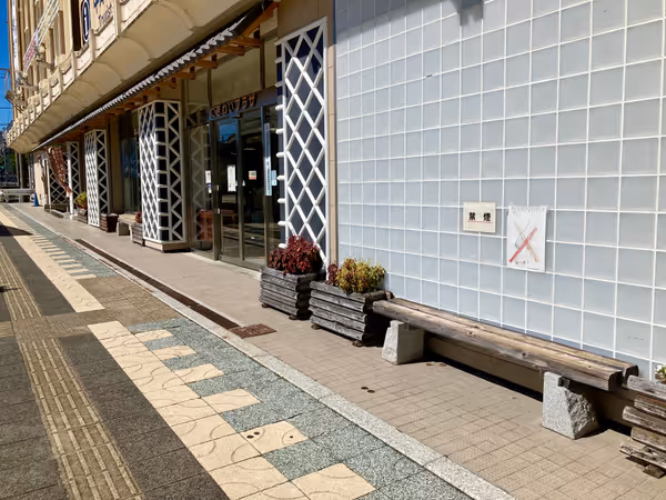 Photo of Nakatsugawa Station | In front of Nigiwai Plaza | Rest Spot 1