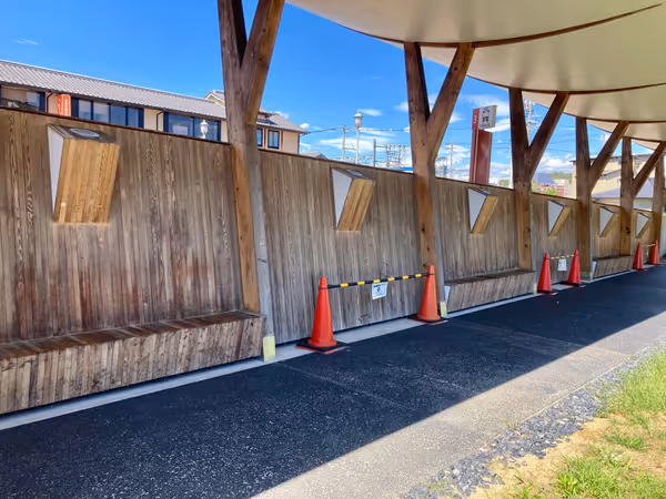 バスのりば裏側(シェアサイクルステーション近く)の写真1