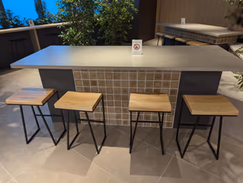 麻布台ヒルズ タワープラザ 郵便局前