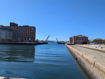 九州鉄道記念館駅門司港ハーバーデッキの休憩場所その4