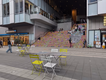 시부야역 이나리바시 광장의 휴식 공간 1