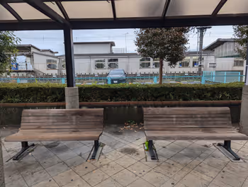 오모챠노마치역 동쪽 출구 로터리의 휴식 장소 그 2