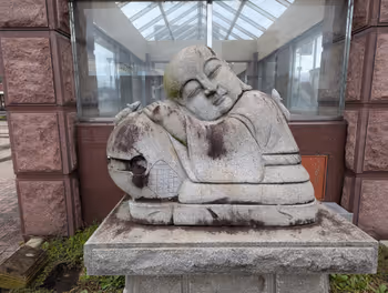 おもちゃのまち駅東口ロータリーの休憩場所その4