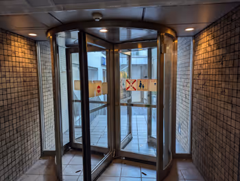 驹泽大学站1号出口附近的休息场所1