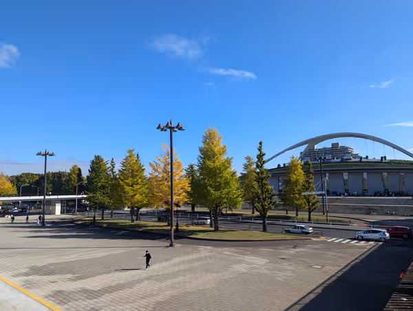 駒沢オリンピック公園 屋内球技場横の写真1