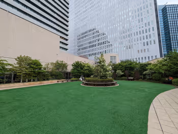 【梅田駅】阪急うめだ 13F 屋上広場の休憩場所