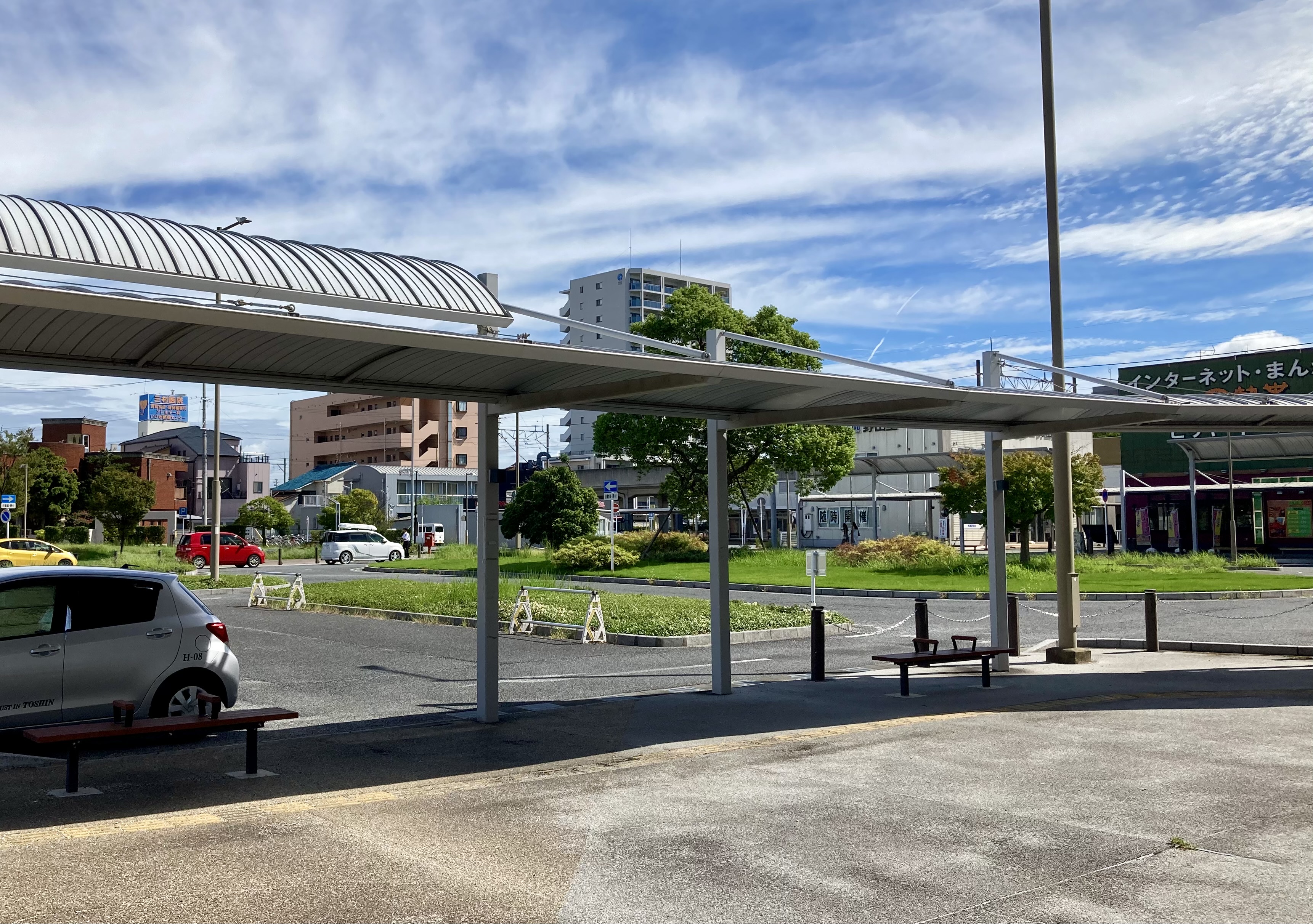 Photo of Nishio Station | West Exit General Passenger Boarding Area | Rest Spot 1