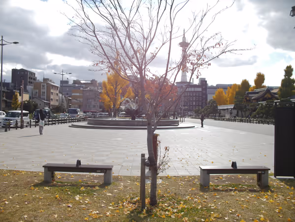 Photo of Gojo Station | O-Higashi-san Plaza (Higashi Honganji-mae Civic Green Space) | Rest Spot 4