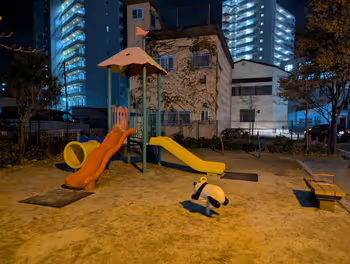 八幡站西本町二丁目公园的休息场所3