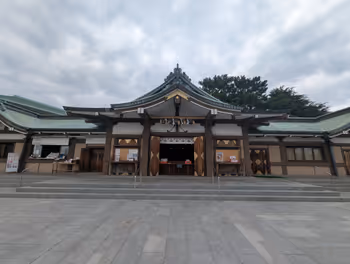 ノーフォーク広場駅亀山八幡宮の休憩場所その1