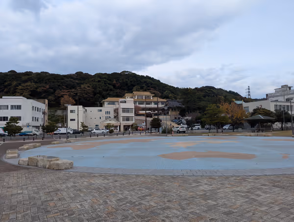 Photo of Norfolk Plaza Station | Sister City Plaza | Rest Spot 1