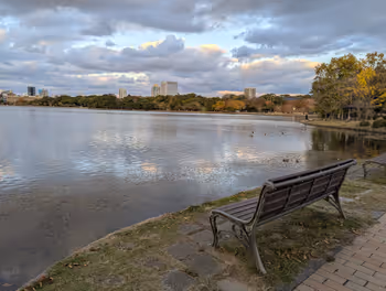 六本松駅大濠公園 日本庭園側の休憩場所その3
