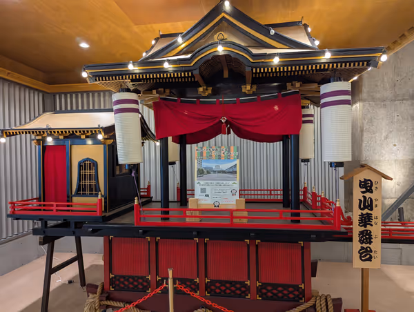 Komatsu九 曳山華舞台前の写真3