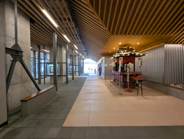 Komatsu九 曳山華舞台前の写真1