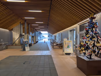 고마츠역 Komatsu 9 갤러리 근처의 휴식 장소 그 2