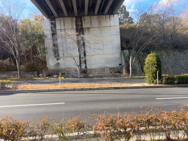 Photo of Under the elevated tracks by the elementary school | Rest Spot 2