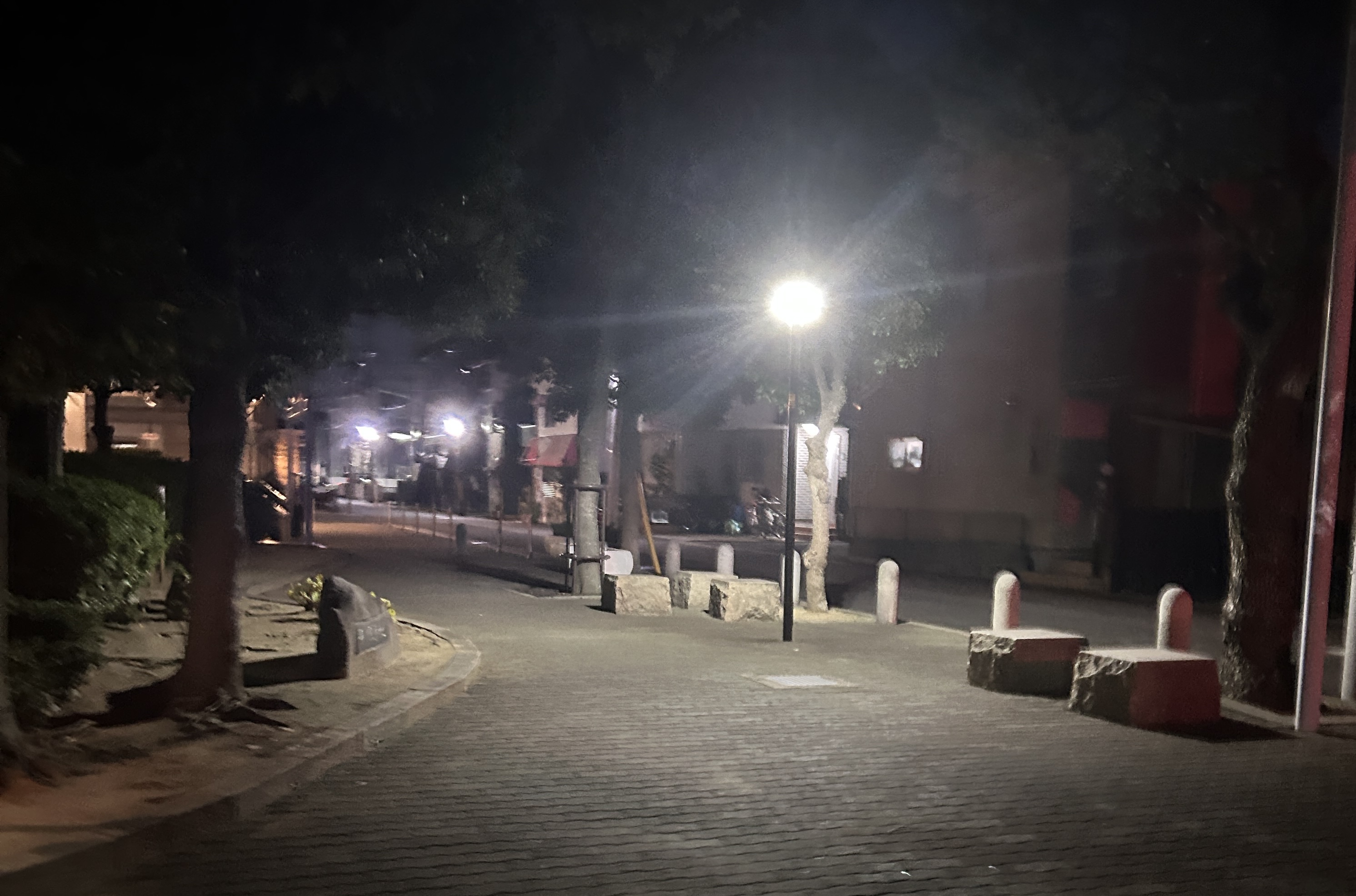 マンション前の写真1