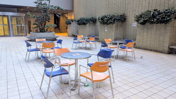 Photo of Shiodome Station | Underground passage connecting Shiodome Media Tower and Shiodome Station | Rest Spot 1
