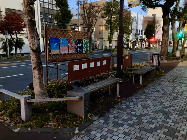 掛川駅前通り 掛川駅前交差点付近の歩道の写真2