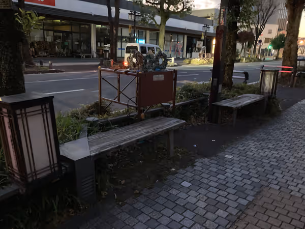 掛川駅前通り 掛川駅前交差点付近の歩道の写真4
