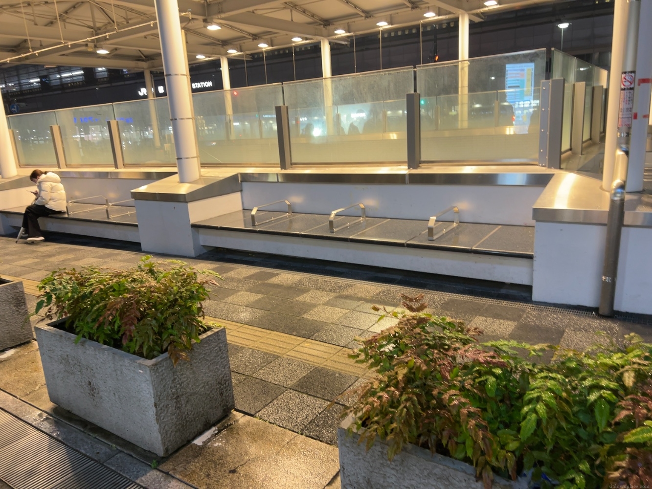 Photo of Kyoto Station | Kyoto Station | Hachijō Exit / In front of Avanti | Rest Spot 1