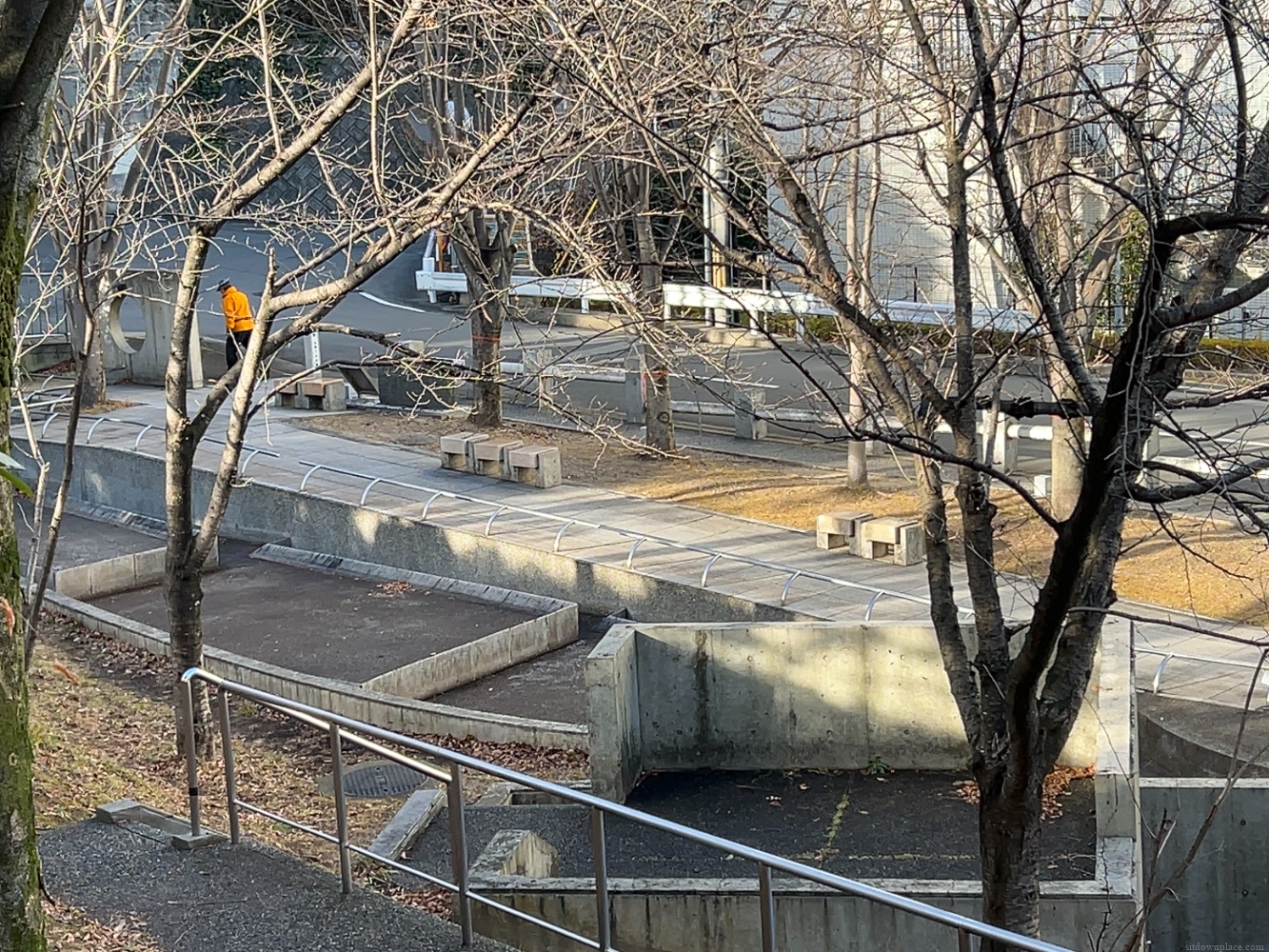 [시마모토역] 교류센터 앞 쉼터 사진 1