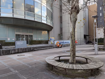 마쓰에역 요시나가 씨네 갤러리 브론즈상 주변의 휴식 장소 그 3