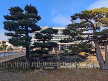 松江しんじ湖温泉駅岸清一先生像付近の休憩場所その3