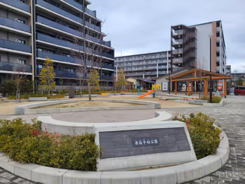 Photo of Nishioji Station | Karahashi Hirakaki Park | Rest Spot 3