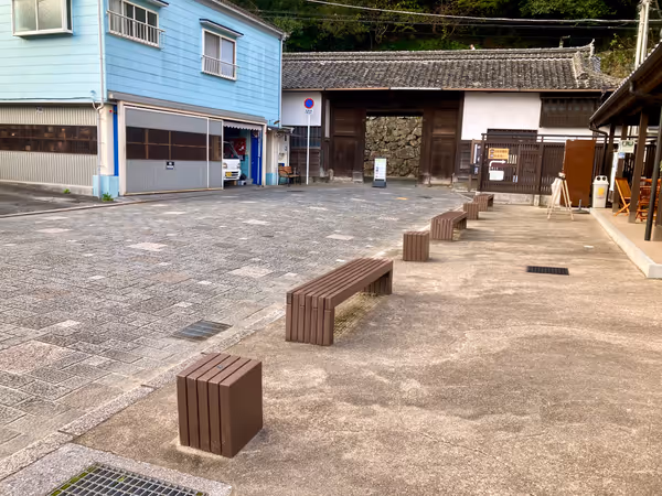 Photo of Uwajima Station | Uwajima City Tourist Information Center, in front of Shiroshita | Rest Spot 3