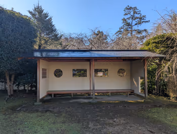 松江しんじ湖温泉駅枝垂れ桜付近の休憩場所その4