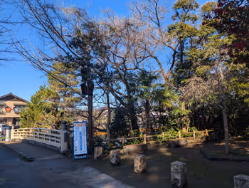 松江しんじ湖温泉駅搦手之虎口広場の休憩場所その1
