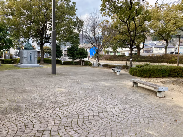 Photo of Mihara Station | Statue of Kobayakawa Takakage Near | Rest Spot 1
