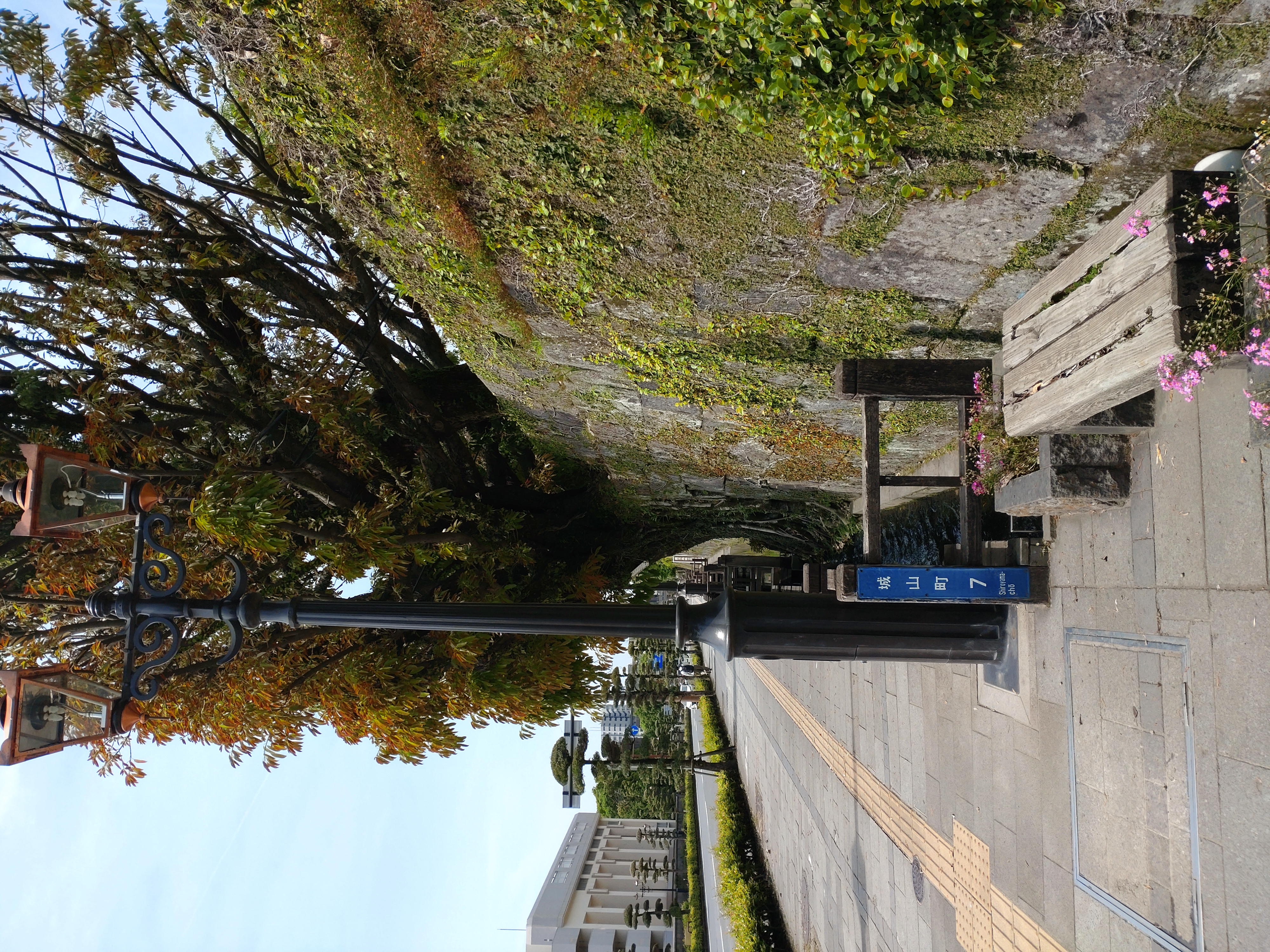 鶴丸城跡前の写真1