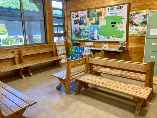Photo of Ikegami Station | Waiting Room | Rest Spot 1