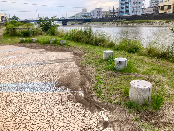 Photo of Nishishinmachi Station | Akashi River Riverside (Near Akashi Ohashi Bridge) | Rest Spot 1