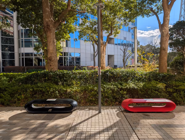 Photo of Shin-Kawasaki Station | Twin Tower Square Front, Track Side 1