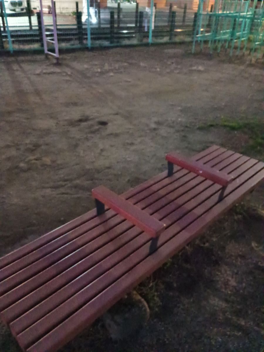 【松北公園】3人用ベンチ一脚の写真1