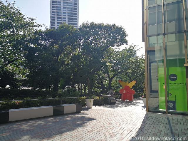 [赤坂见附站] 东京花园露台2F 露台小径 休息处 的照片 1