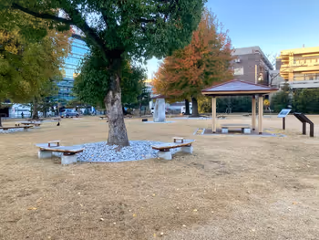 丸ノ内緑地の写真2