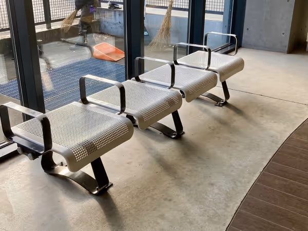 Photo of Around the South Exit and North Exit of Kokusai Center Station 3