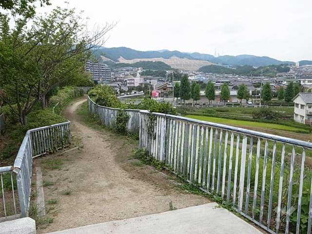 Photo of [Saitonishi Station] Southeast sidewalk along the East Lifelong Learning Center 1