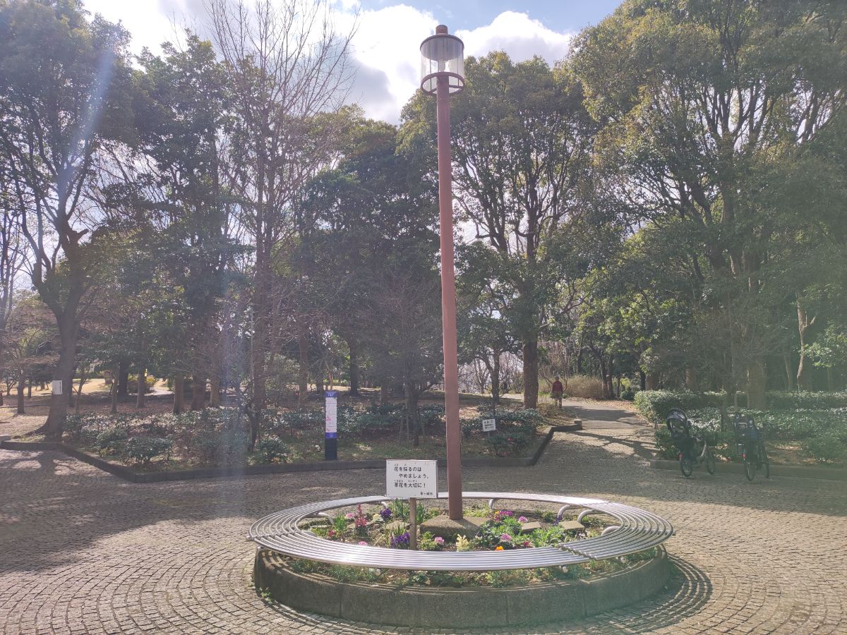 第一カッターきいろ公園 北東入口の写真1