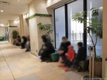 東急廣場4樓東急線閘口連絡口樓層的休息區