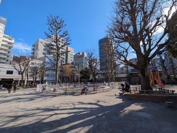 세이카 공원의 앉을 수 있는 휴식 공간