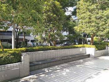 Details of the bench in front of Shinjuku Monolith