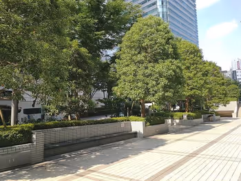 Rest area in front of Shinjuku Monolith